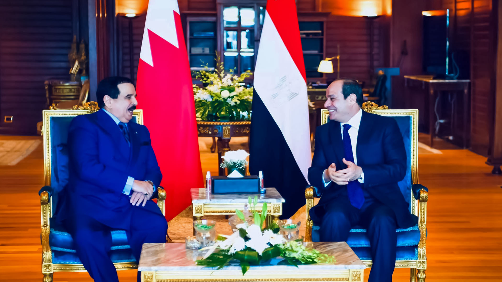 Egyptian President and Bahraini King discuss boosting bilateral ties